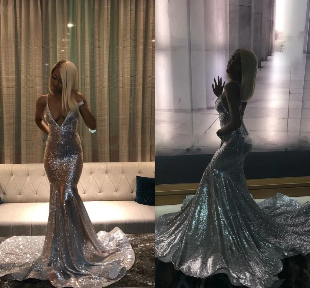 V Neck Sleeveless Silver Sequin Black Girl Prom Dresses Sexy Backless Prom Gowns Custom
V Neck Sleeveless Silver Sequin Black Girl Prom Dresses Sexy Backless Prom Gowns Custom