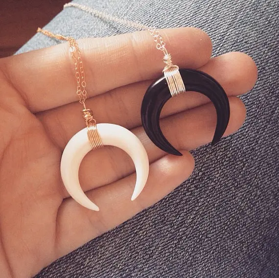 Fashion Vintage Resin Big Horn Shaped Crescent Moon Choker Necklace With Chain For Women Statement Boho Boheimian Jewelry Gift
Fashion Vintage Resin Big Horn Shaped Crescent Moon Choker Necklace With Chain For Women Statement Boho Boheimian Jewelry Gift