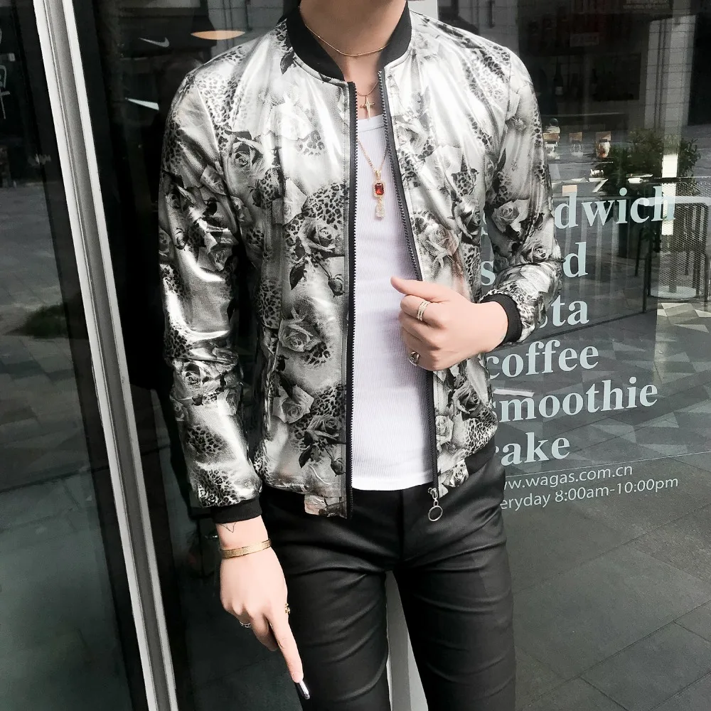 2019 Summer new personality Silver printed Men Bomber Jacket Thin Slim Long Sleeve Jackets Zipper Outwear Mens Brand Clothing
2019 Summer new personality Silver printed Men Bomber Jacket Thin Slim Long Sleeve Jackets Zipper Outwear Mens Brand Clothing