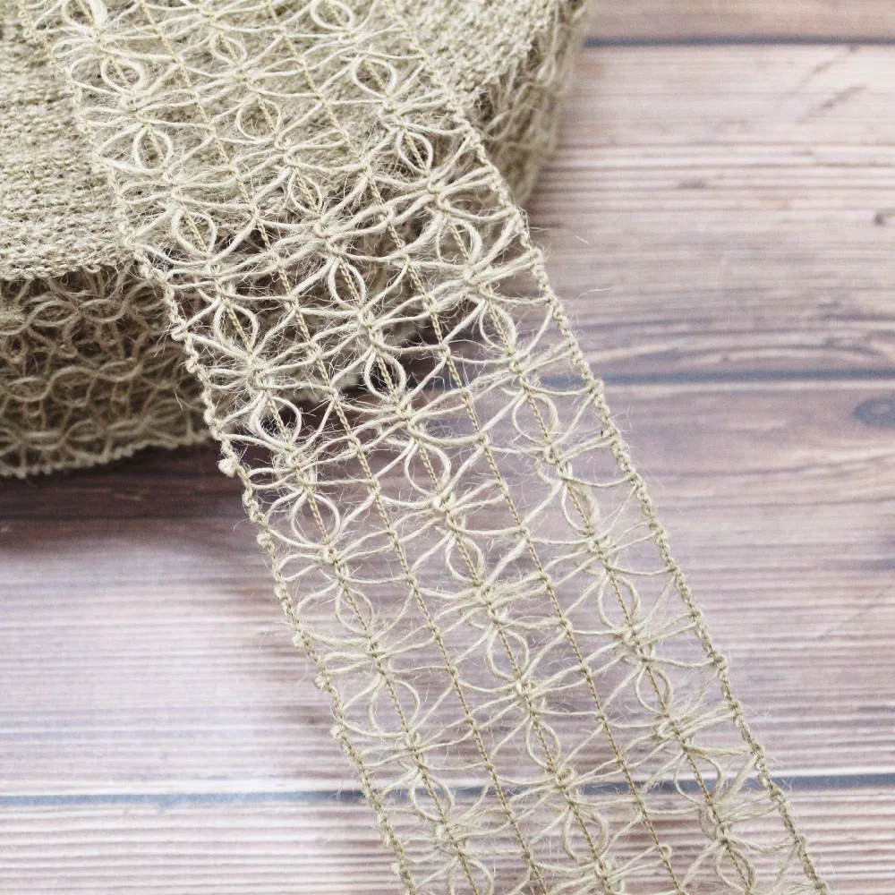 2M/Roll 6.5cm Jute Burlap Lace Rolls Hessian Ribbon With Lace Vintage Rustic Wedding Decoration Ornament Burlap Wedding Favor
2M/Roll 6.5cm Jute Burlap Lace Rolls Hessian Ribbon With Lace Vintage Rustic Wedding Decoration Ornament Burlap Wedding Favor