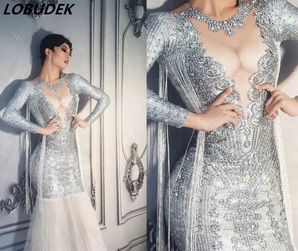 2019 Autumn Women Dresses Glisten Silver Rhinestones Fringe Voile Trailing Dress Birthday Celebration Catwalk Stage Costume
2019 Autumn Women Dresses Glisten Silver Rhinestones Fringe Voile Trailing Dress Birthday Celebration Catwalk Stage Costume