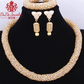 Classic Gold Crystal Nigerian Wedding Beads Plated Gold Earrings Bracelet African Style Jewelry Sets 2018 Fashion Free Shipping
Classic Gold Crystal Nigerian Wedding Beads Plated Gold Earrings Bracelet African Style Jewelry Sets 2018 Fashion Free Shipping