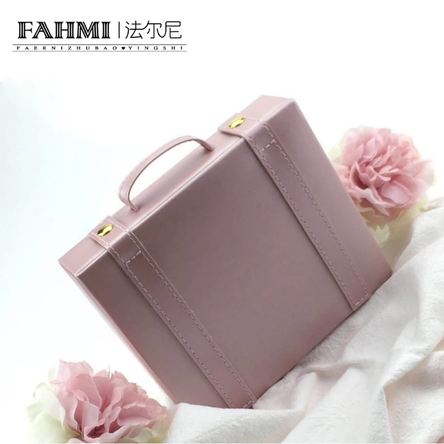 FAHMI Fashion Temperament Women Jewelry Storage Protection Display Gift Handbags Luxury Brand Peripheral Products Recommended
FAHMI Fashion Temperament Women Jewelry Storage Protection Display Gift Handbags Luxury Brand Peripheral Products Recommended
