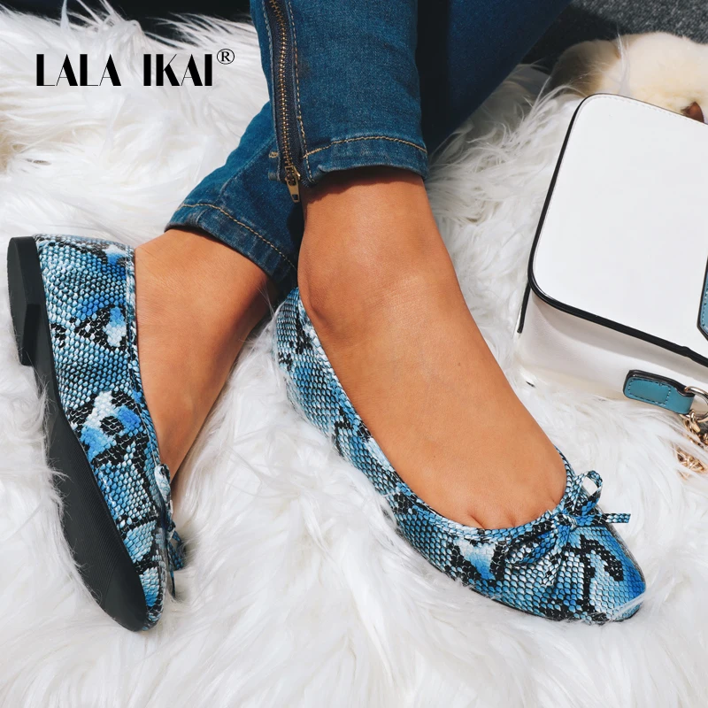 LALA IKAI Snake Pattern Women Flats Spring Summer Butterfly-knot PU Slip-On Flat Shoes Round Toe Sapato Feminino 014A3474-45
LALA IKAI Snake Pattern Women Flats Spring Summer Butterfly-knot PU Slip-On Flat Shoes Round Toe Sapato Feminino 014A3474-45