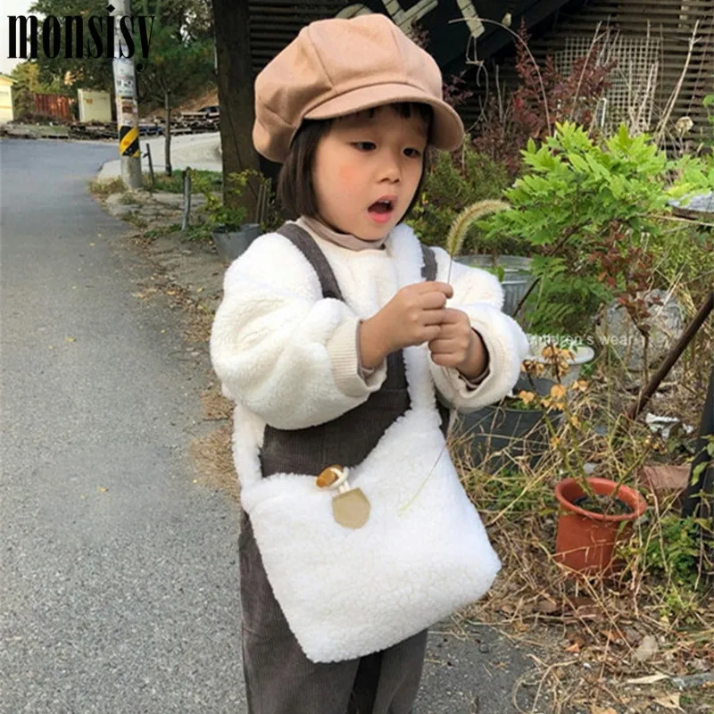 Monsisy 2018 New Winter Kid Wool Bag For Girl Purse Handbag Children Wallet Shoulder Bag Fashion Warm Boy Baby Crossbody Bag
Monsisy 2018 New Winter Kid Wool Bag For Girl Purse Handbag Children Wallet Shoulder Bag Fashion Warm Boy Baby Crossbody Bag