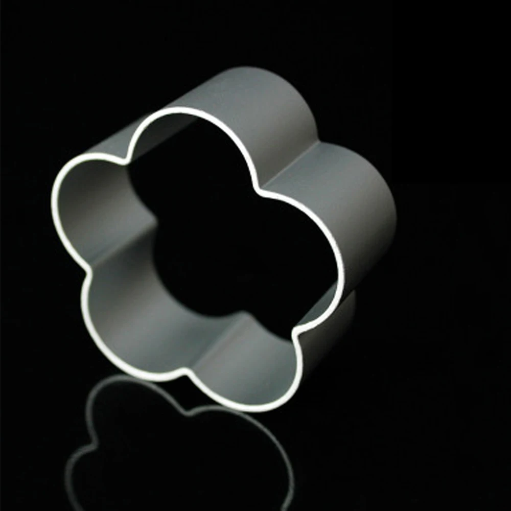 1PCS Aluminum Mold Plum flowers Shape Fondant Cake Decorative tools 3D Pastry Cookie Cutter Biscuit mould A115
1PCS Aluminum Mold Plum flowers Shape Fondant Cake Decorative tools 3D Pastry Cookie Cutter Biscuit mould A115