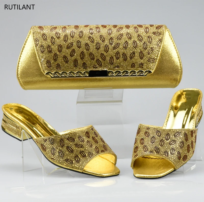 Latest 2017 Italian Matching Shoes and Bag Set Decorated with Rhinestone Gold Color African Shoe and Bag Set for Party In Women
Latest 2017 Italian Matching Shoes and Bag Set Decorated with Rhinestone Gold Color African Shoe and Bag Set for Party In Women
