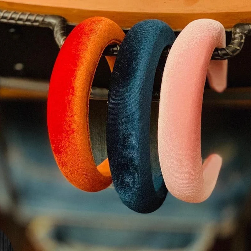 Dvacaman 2019 Trendy Velvet Thick Headbands for Women Party HairBands Headwear Wide Plastic Hairbands Bohemian Hair Accessories
Dvacaman 2019 Trendy Velvet Thick Headbands for Women Party HairBands Headwear Wide Plastic Hairbands Bohemian Hair Accessories