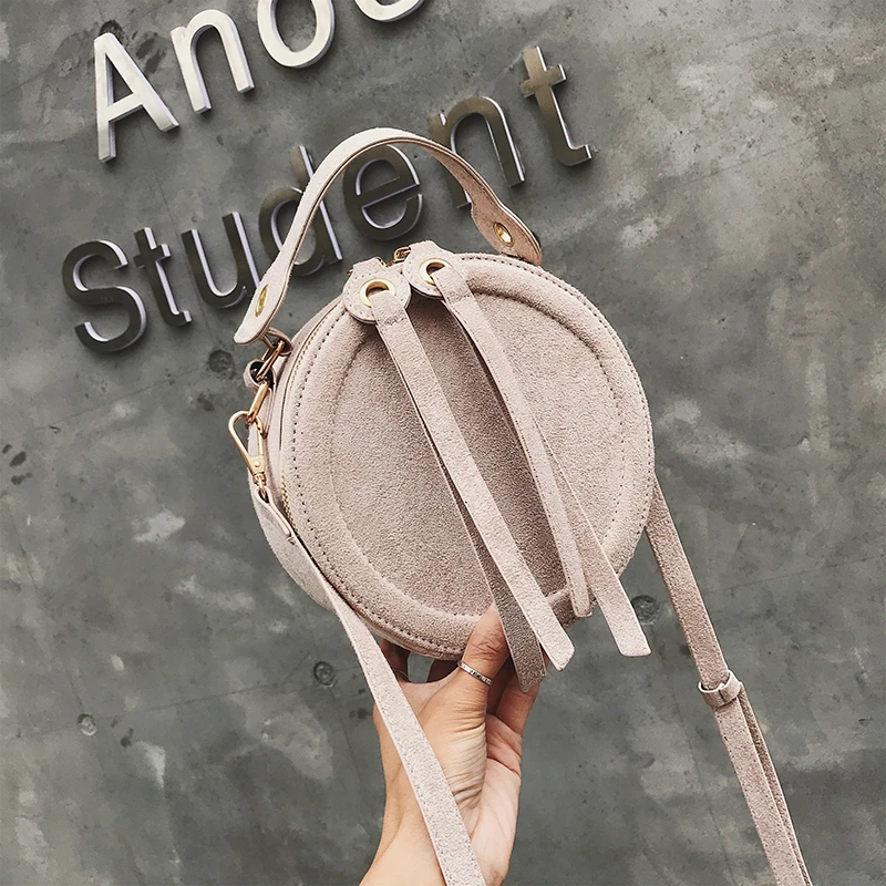 Autumn and winter on the new small bag female new wave wild slanting shoulder single retro matte fashion small round bag
Autumn and winter on the new small bag female new wave wild slanting shoulder single retro matte fashion small round bag