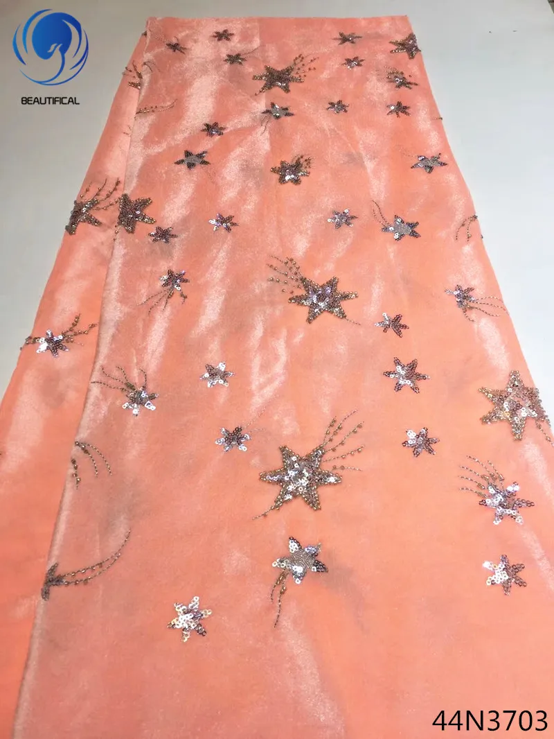 Beautifical velvet lace fabrics with sequins 5 yards latest african laces 2018 embroidery lace dress best style 44N37
Beautifical velvet lace fabrics with sequins 5 yards latest african laces 2018 embroidery lace dress best style 44N37