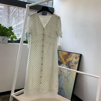In the summer of 2020 the new leisure v-neck bowknot mulberry silk green wave point silk dress with short sleeves
In the summer of 2020 the new leisure v-neck bowknot mulberry silk green wave point silk dress with short sleeves