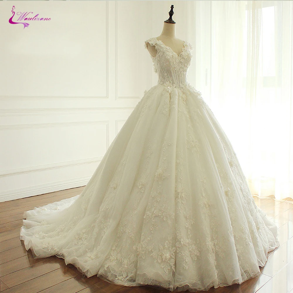 Waulizane Lace Up V-Neckline Ball Gown Wedding Dress With Elagant Lace And 3d Flowers Sleeveless Bridal Dress
Waulizane Lace Up V-Neckline Ball Gown Wedding Dress With Elagant Lace And 3d Flowers Sleeveless Bridal Dress