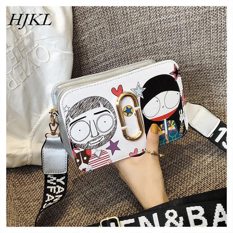 HJKL Korean cartoon clown print small square bag bolsa feminina with casual saca mai styling small bag with single-shoulder bag
HJKL Korean cartoon clown print small square bag bolsa feminina with casual saca mai styling small bag with single-shoulder bag