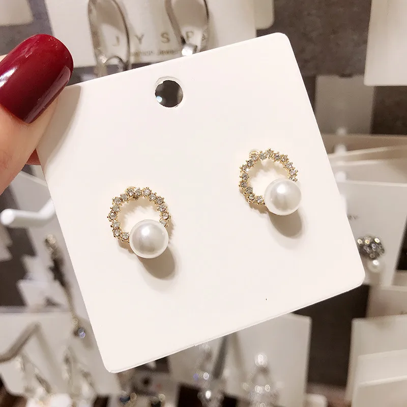 Dominated 2019 New Delicate Pearl Women Earrings Fashionable sweet small geometric crystal Drop earrings
Dominated 2019 New Delicate Pearl Women Earrings Fashionable sweet small geometric crystal Drop earrings