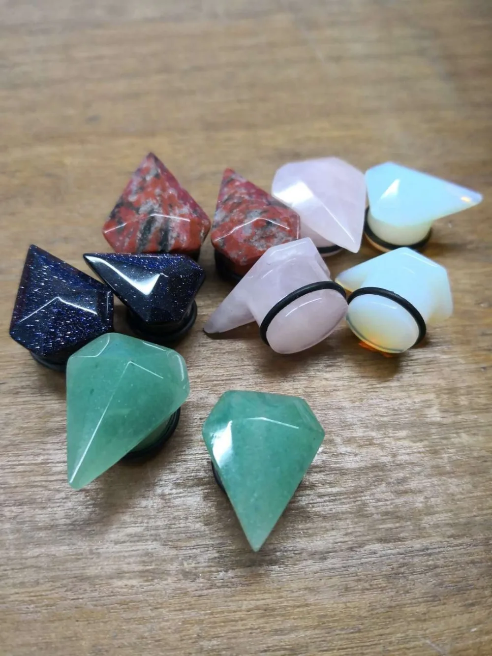 2019 newest 1 pair Natural Stone Ear Plug Tunnel Ear Piercing Earring Piercing Stretcher Ear Plug Piercing Jewelry
2019 newest 1 pair Natural Stone Ear Plug Tunnel Ear Piercing Earring Piercing Stretcher Ear Plug Piercing Jewelry