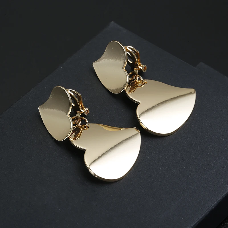High Quality Metal Plated Gold Heart Clip On Earrings Without Piercing for Women Girl Ear Clips No Pierced Party Fashion Jewelry
High Quality Metal Plated Gold Heart Clip On Earrings Without Piercing for Women Girl Ear Clips No Pierced Party Fashion Jewelry