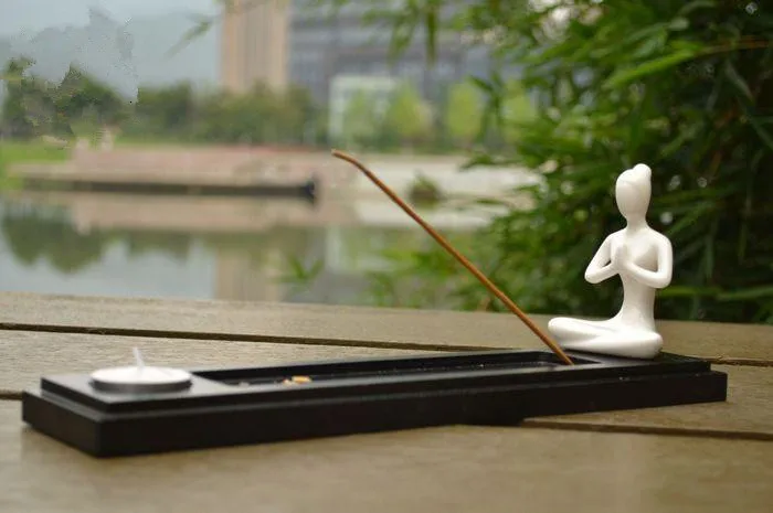 Chinese Zen Meditation Ornaments Incense Plate Yoga Incense Censer Ceramic Handicraft Incense Seat
Chinese Zen Meditation Ornaments Incense Plate Yoga Incense Censer Ceramic Handicraft Incense Seat
