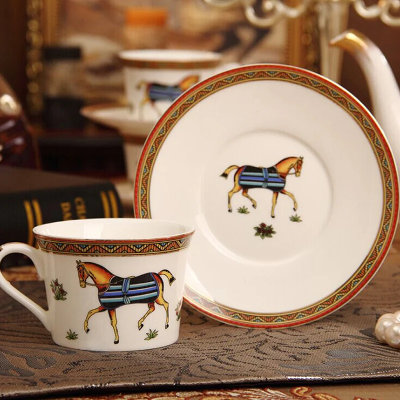 Top Grade Nordic Bone China Ceramic Coffee Cup and saucer Set Porcelain Mug Letter Gold "H"Mark Roma Series Gilded Coffee Sets
Top Grade Nordic Bone China Ceramic Coffee Cup and saucer Set Porcelain Mug Letter Gold "H"Mark Roma Series Gilded Coffee Sets