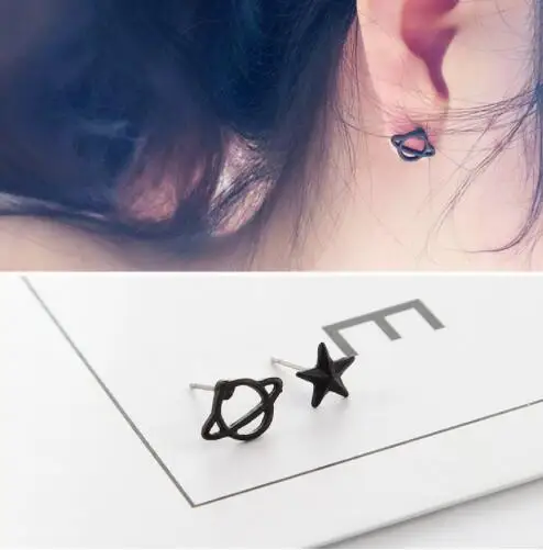 2018 New Black Gun Plated Star & Saturn Stud Earrings Black Set For Women Cute Space Piercing Fashionable Earring Bijoux Jewelry
2018 New Black Gun Plated Star & Saturn Stud Earrings Black Set For Women Cute Space Piercing Fashionable Earring Bijoux Jewelry
