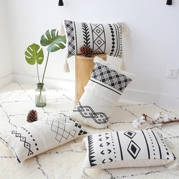 White Black Geometric cushion cover Moroccan Style Tassels rectangle pillow cover for Home decoration Sofa Bed 30x50cm
White Black Geometric cushion cover Moroccan Style Tassels rectangle pillow cover for Home decoration Sofa Bed 30x50cm