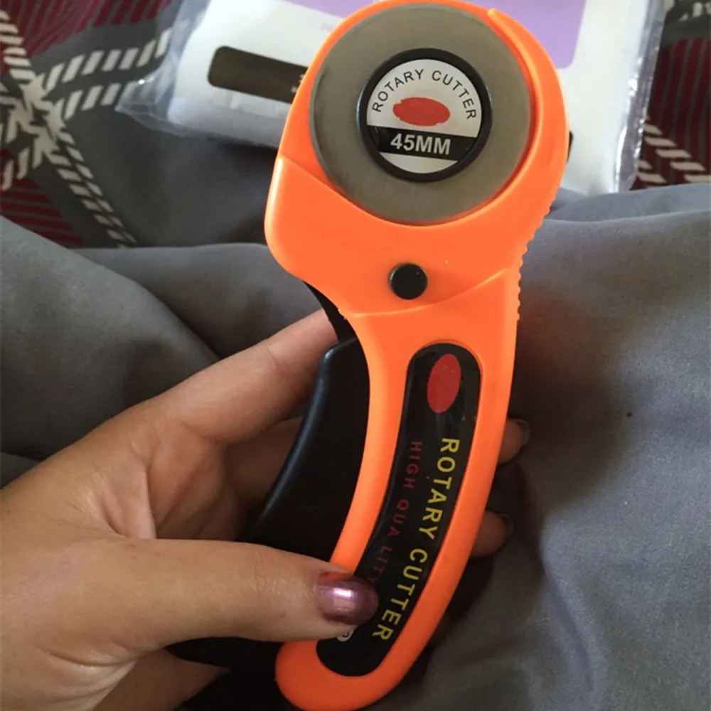 45mm Rotary Cutter Quilters Sewing Paper Plastic Leather Fabric Craft Quilting Cutting Tool For 45mm Rotary Cutter Blade Blades
45mm Rotary Cutter Quilters Sewing Paper Plastic Leather Fabric Craft Quilting Cutting Tool For 45mm Rotary Cutter Blade Blades