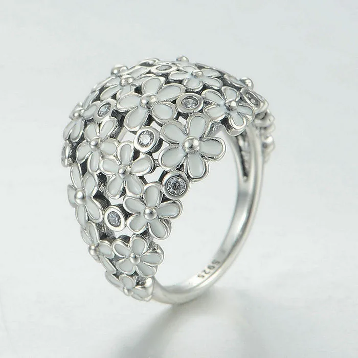 Compatible with European-style jewelry White enamel daisy 925 Sterling Silver Mother's Day gift brand rings DIY making
Compatible with European-style jewelry White enamel daisy 925 Sterling Silver Mother's Day gift brand rings DIY making