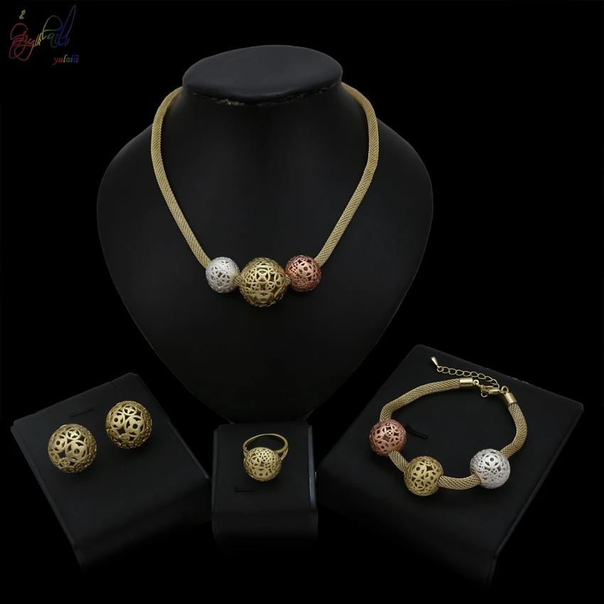 Yulaili Duabi Gold Color Chain Mix Color Three Circle Pendant Top Quality 4pcs Jewelry Sets For Women Wedding Occasion
Yulaili Duabi Gold Color Chain Mix Color Three Circle Pendant Top Quality 4pcs Jewelry Sets For Women Wedding Occasion