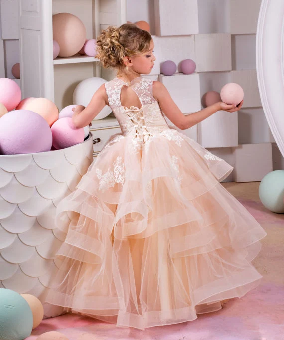 Gorgeous champagne ball gown puffy tulle flower girl dresses lace appliqued ruffles tiered holy first communion kid formal gown
Gorgeous champagne ball gown puffy tulle flower girl dresses lace appliqued ruffles tiered holy first communion kid formal gown