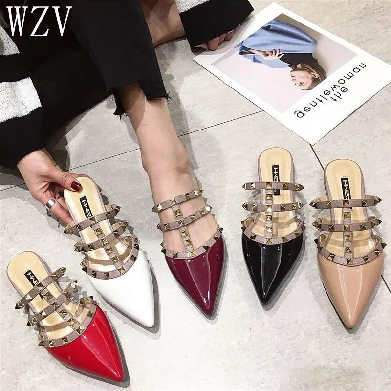 Brand Designer 2019 Women Flat Slippers Slip On Mules Fashion pointed toe shoes woman Luxury Rivet T-strap Slides Loafers Mules
Brand Designer 2019 Women Flat Slippers Slip On Mules Fashion pointed toe shoes woman Luxury Rivet T-strap Slides Loafers Mules