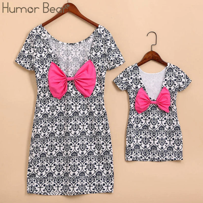Humor Bear family matching clothes 2017 New Summer Style Family Matching Outfits Mother And Daughter Printing Bowknot Dresses
Humor Bear family matching clothes 2017 New Summer Style Family Matching Outfits Mother And Daughter Printing Bowknot Dresses