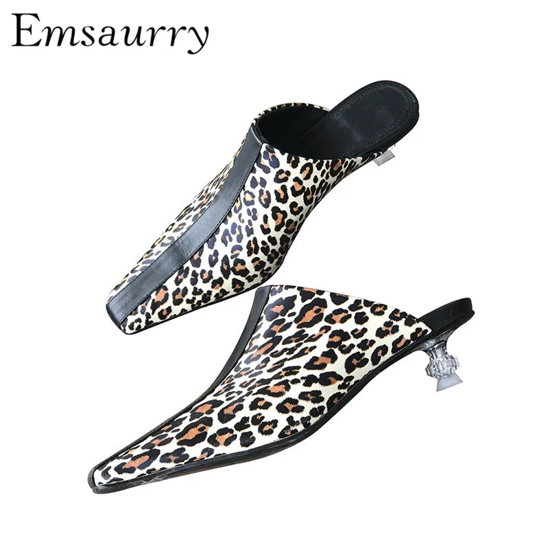 2019 New Spring Mules Square Toe Crystal Heel Sexy Leopard Black Suede Shallow Lazyman Slim Women Slippers 
2019 New Spring Mules Square Toe Crystal Heel Sexy Leopard Black Suede Shallow Lazyman Slim Women Slippers