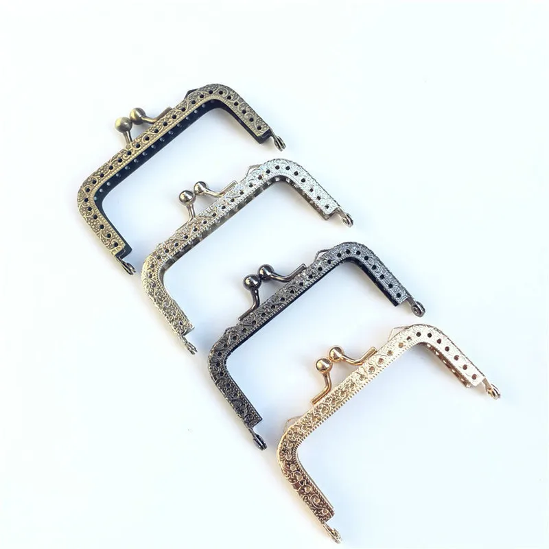 4 Colors Metal Frame Rectangle Kiss Clasp Clutch Bag Handle Pattern Fashion Mini Purse Kiss Lock Luggage&Bag Accessories 8.5CM
4 Colors Metal Frame Rectangle Kiss Clasp Clutch Bag Handle Pattern Fashion Mini Purse Kiss Lock Luggage&Bag Accessories 8.5CM