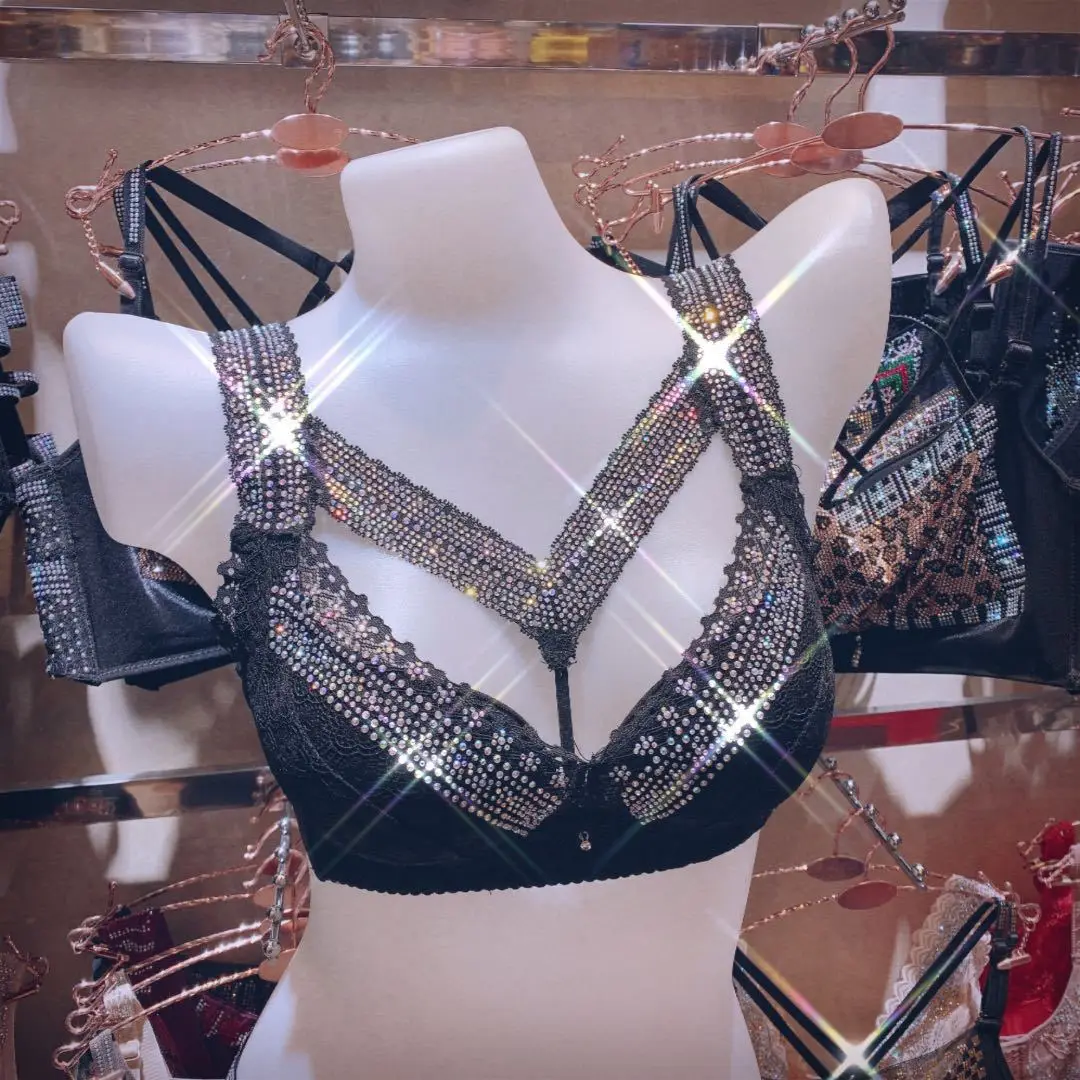 Sexy Deep V Bra Lady Rhinestone Bras Hollow Out Push Up Brassiere Underwear Women Adjustable Bra
Sexy Deep V Bra Lady Rhinestone Bras Hollow Out Push Up Brassiere Underwear Women Adjustable Bra
