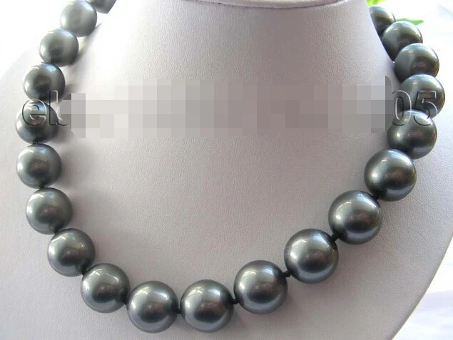 Natural 16mm Round Tahiti Black Shell Pearl Necklace AAA style Fine Noble real Natural (C0309)
Natural 16mm Round Tahiti Black Shell Pearl Necklace AAA style Fine Noble real Natural (C0309)