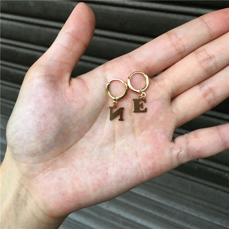 WTLTC Boho Small Letter Huggies Hoop Earrings for Women Gold Single Initial Hoops Earrings Personalized Dangling Charm Earrings
WTLTC Boho Small Letter Huggies Hoop Earrings for Women Gold Single Initial Hoops Earrings Personalized Dangling Charm Earrings