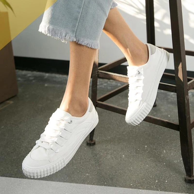 Low White Black Women Vulcanize Shoes Lace Up Breathable Ladies Sneakers Spring Autumn Travel Women Casual Canvas Shoes
Low White Black Women Vulcanize Shoes Lace Up Breathable Ladies Sneakers Spring Autumn Travel Women Casual Canvas Shoes