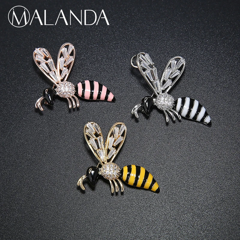 MALANDA Brand Exclusive AAAA Zircon Brooch Lovely Bee Shape Brooches For Women New Fashion Brooch Jewelry Accessories Girl Gift
MALANDA Brand Exclusive AAAA Zircon Brooch Lovely Bee Shape Brooches For Women New Fashion Brooch Jewelry Accessories Girl Gift