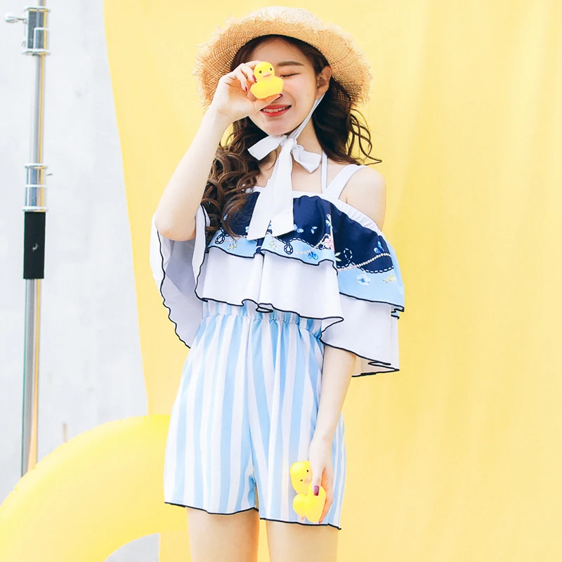 Siamese bikini swimsuit female student cosplay sexy cover belly Word shoulder spa swimwear Cute blue white vertical stripes
Siamese bikini swimsuit female student cosplay sexy cover belly Word shoulder spa swimwear Cute blue white vertical stripes
