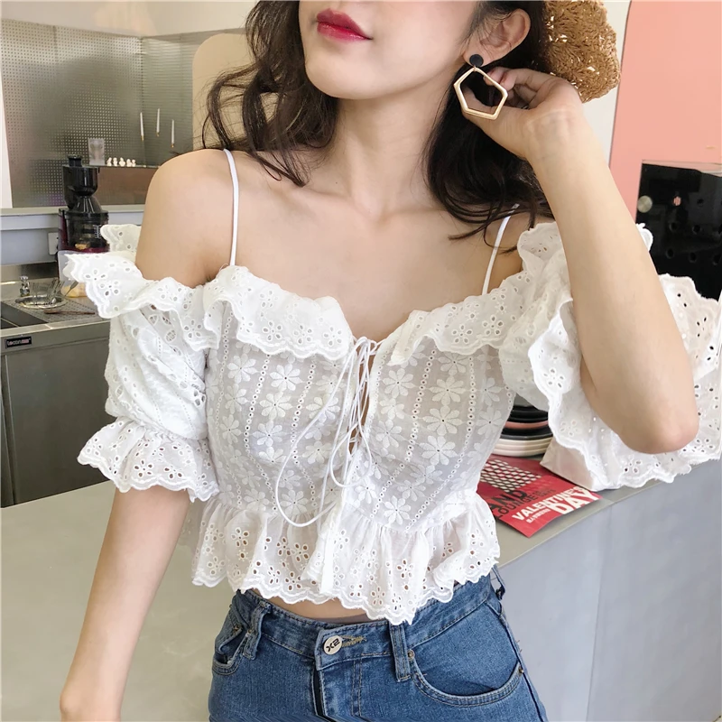 MUMUZI Summer women's white blouse retro chic lace shirt strap short design strapless sexy off shoulder short sleeve blouses
MUMUZI Summer women's white blouse retro chic lace shirt strap short design strapless sexy off shoulder short sleeve blouses