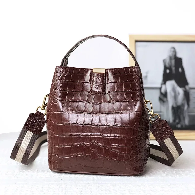 Crocodile Pattern Genuine Cow Leather Lady Small Bucket Purse Women's Handbag Wide Belt Strap Female Single Cross Shoulder Bag
Crocodile Pattern Genuine Cow Leather Lady Small Bucket Purse Women's Handbag Wide Belt Strap Female Single Cross Shoulder Bag