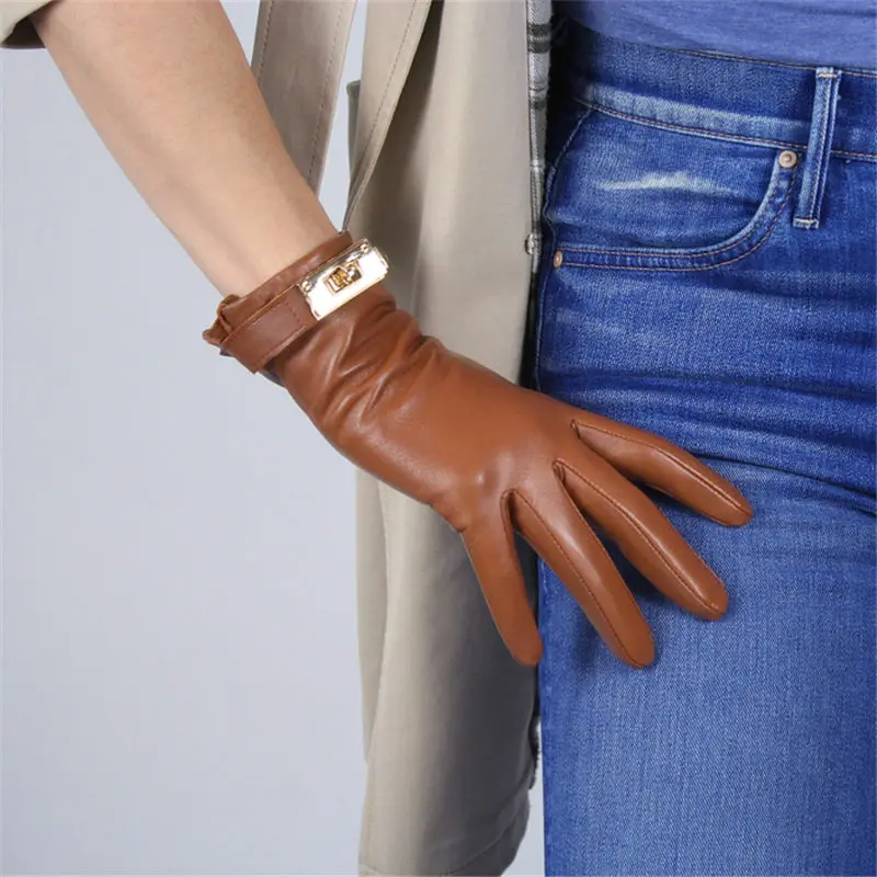 Touch Screen Woman Gloves Genuine Leather Imported Goatskin Female Gold Color Button Fashion Woman's Mittens TB95
Touch Screen Woman Gloves Genuine Leather Imported Goatskin Female Gold Color Button Fashion Woman's Mittens TB95