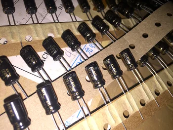 30pcs/50pcs 10uF 35V ELNA ARS ROS Series 6.3x11mm 35V10uF SILMIC AUDIO Capacitor
30pcs/50pcs 10uF 35V ELNA ARS ROS Series 6.3x11mm 35V10uF SILMIC AUDIO Capacitor