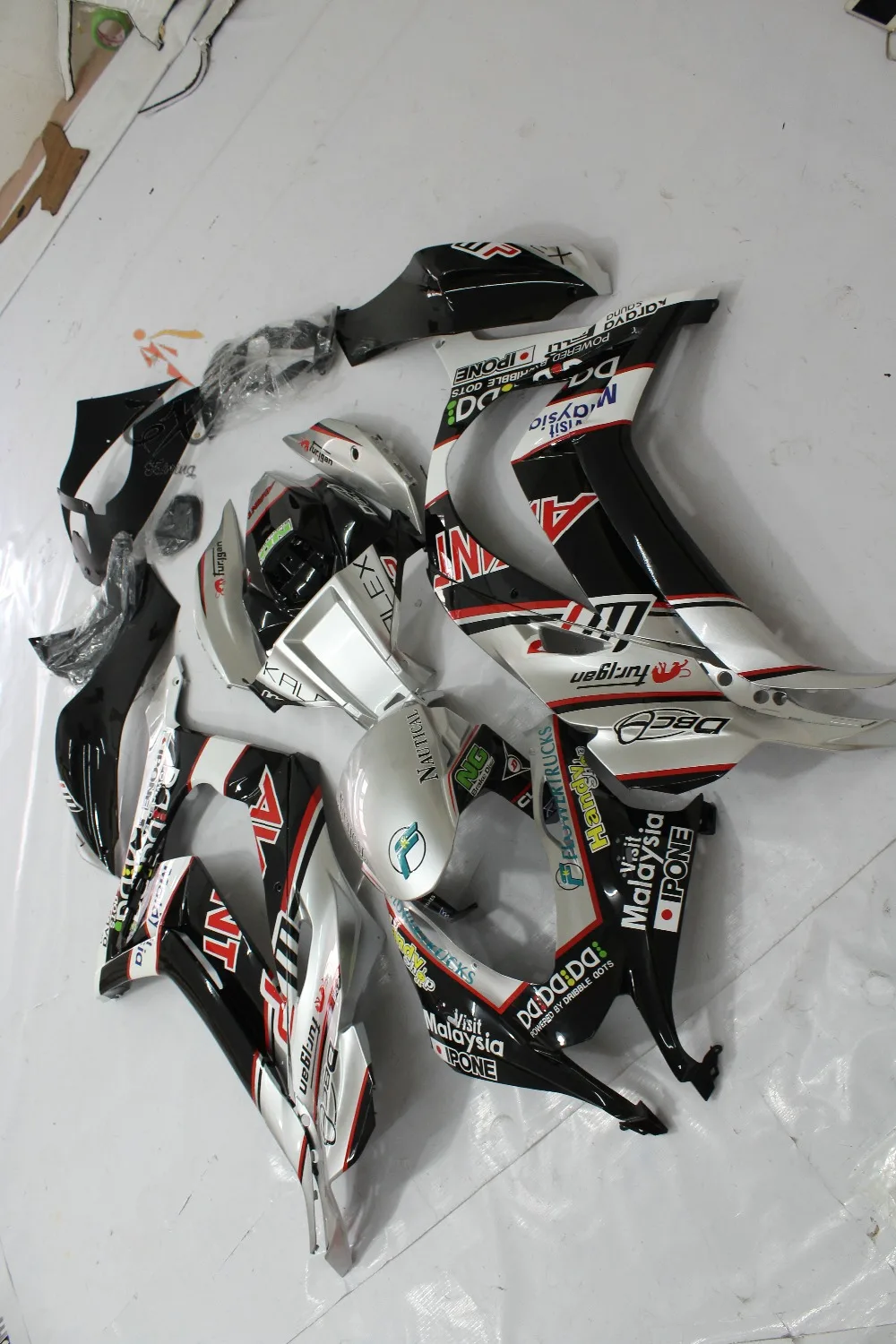 Hot Sales,For Kawasaki Ninja ZX 10R 2016 2017 ZX10R 16 17 ZX-10R sliver Black Bodywork Sportbike Fairing Kit uv good
Hot Sales,For Kawasaki Ninja ZX 10R 2016 2017 ZX10R 16 17 ZX-10R sliver Black Bodywork Sportbike Fairing Kit uv good