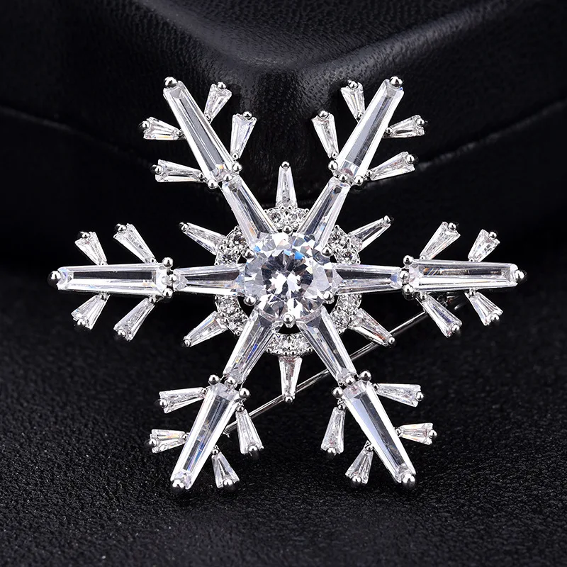 Winter Snowflake CZ Zircon Crystal Pins and Brooches for Women Men Suit Collar Scarf Coat Lapel Pin Broches Fashion Jewelry X355 
Winter Snowflake CZ Zircon Crystal Pins and Brooches for Women Men Suit Collar Scarf Coat Lapel Pin Broches Fashion Jewelry X355