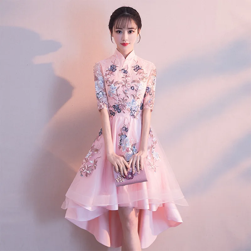 PINK Bridesmaid Wedding Party Qipao Elegant Lady Embroidery Flower Evening Dress Vestidos Novelty Half Sleeve Cheongsam XS-XXL
PINK Bridesmaid Wedding Party Qipao Elegant Lady Embroidery Flower Evening Dress Vestidos Novelty Half Sleeve Cheongsam XS-XXL