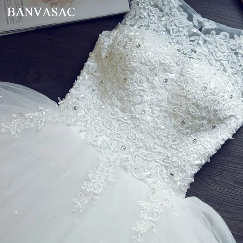 BANVASAC 2017 New Elegant Embroidery O Neck Wedding Dresses Sleeveless Satin Tank Crystals Lace Bridal Ball Gowns
BANVASAC 2017 New Elegant Embroidery O Neck Wedding Dresses Sleeveless Satin Tank Crystals Lace Bridal Ball Gowns