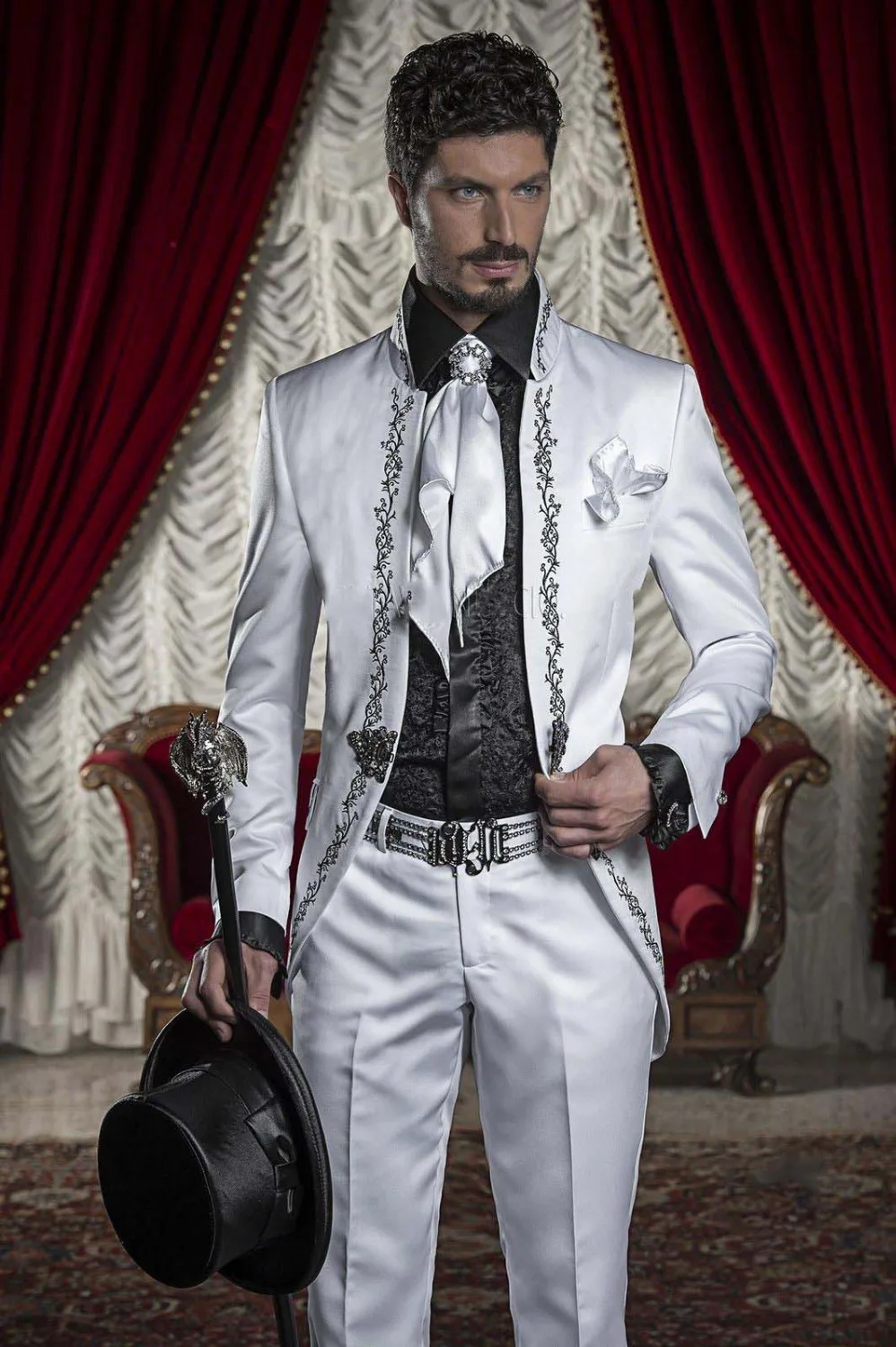 High Tailored Embroidery White Men Suits Slim Fit Gentlemen Style Men's Wedding Suits Bridegroom Tuxedos (Jacket+Pants+Tie)
High Tailored Embroidery White Men Suits Slim Fit Gentlemen Style Men's Wedding Suits Bridegroom Tuxedos (Jacket+Pants+Tie)