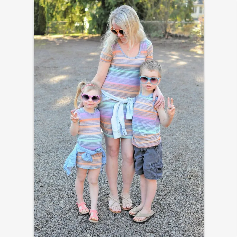 Mother Daughter Dresses Family Matching Stripe T Shirts Dresses Mom And Son Clothes Boys Vest Family Look Clothing Tops
Mother Daughter Dresses Family Matching Stripe T Shirts Dresses Mom And Son Clothes Boys Vest Family Look Clothing Tops