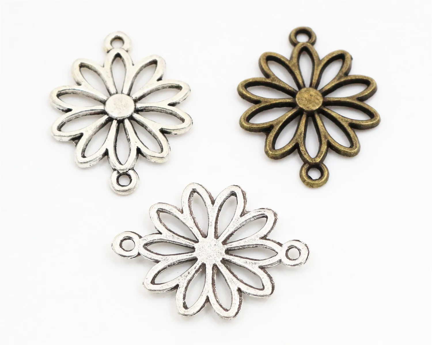 25x19mm 20pcs Antique Bronze and Antique Silver Plated Flower Style Handmade Charms Pendant:DIY for bracelet necklace
25x19mm 20pcs Antique Bronze and Antique Silver Plated Flower Style Handmade Charms Pendant:DIY for bracelet necklace