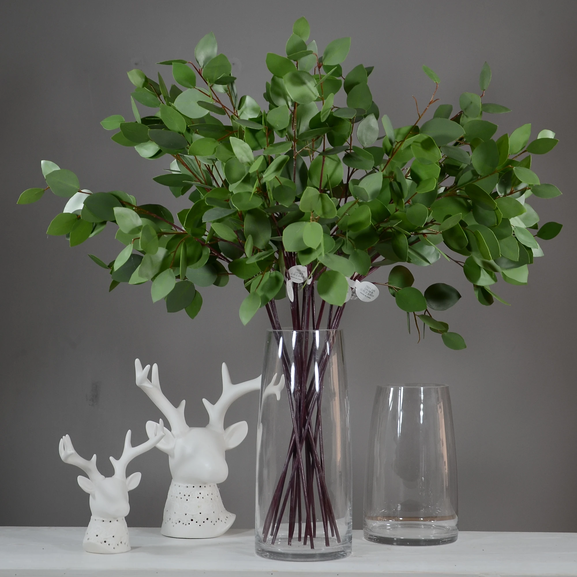 Artificial Silver Dollar Eucalyptus Leaf Spray 30" for Garland Floral Arrangement Home Wedding Party Greenery Foliage Décor
Artificial Silver Dollar Eucalyptus Leaf Spray 30" for Garland Floral Arrangement Home Wedding Party Greenery Foliage Décor